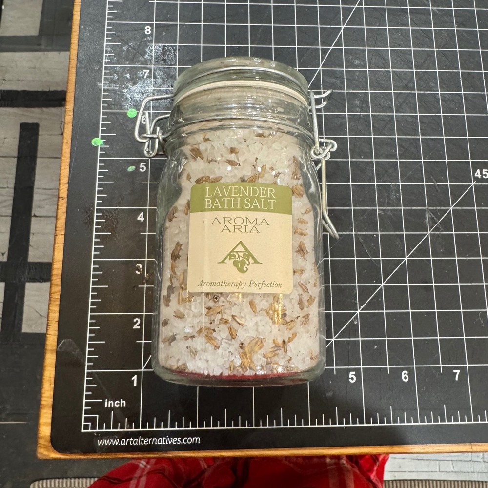 New Aroma Aria Lavender Bath Salt 10 oz Glass Bale‎ Jar Aromatherapy Relaxation